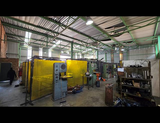 500M² WAREHOUSE TO LET IN SEBENZA